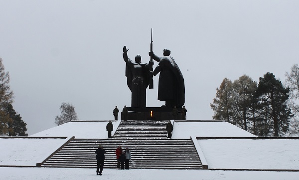 Мемориал в Лагерном саду